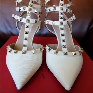 NIB Valentino Rockstud Sandals in python leather!